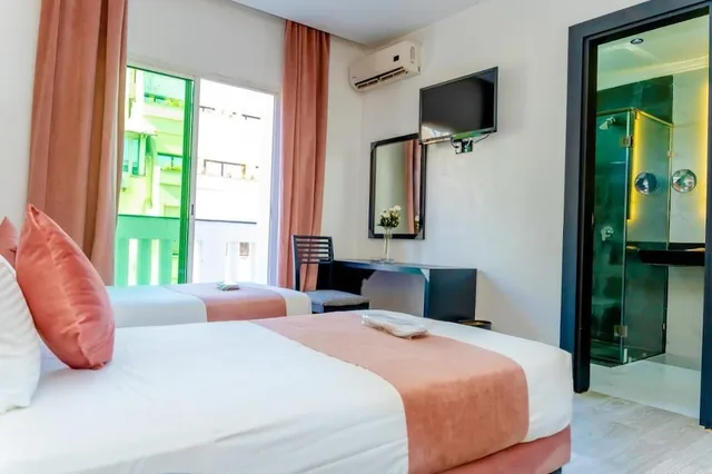 غرفة قياسية بسريرين منفصلين، Hotel Les Ambassadeurs 4/7