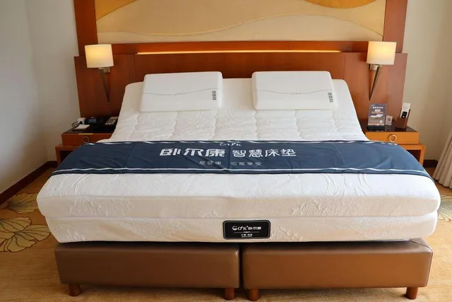 جناح بسرير كينج، Jianguo Garden Hotel 3/3