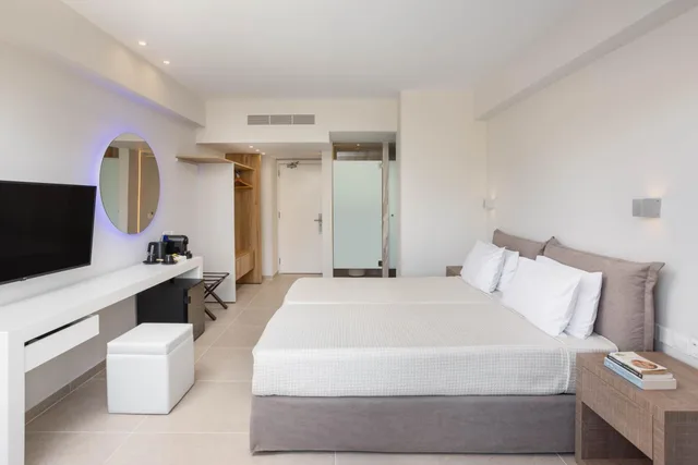 Premium, Double Bed, Inland View، Atlantica Sancta Napa Resort 3/5