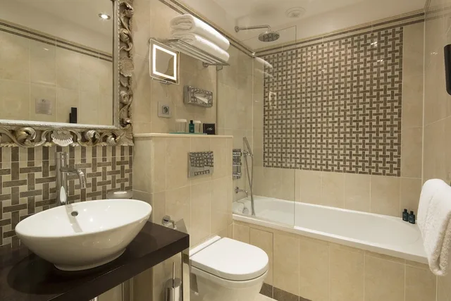 غرفة كلاسيكية بسرير مزدوج، Hotel Ares 8/10