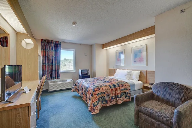 غرفة قياسية بسرير كينج، Rodeway Inn Willington North 4/4