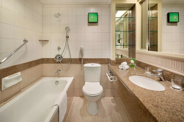 Superior, Twin Beds, Shangri-La Golden Sands, Penang 3/3