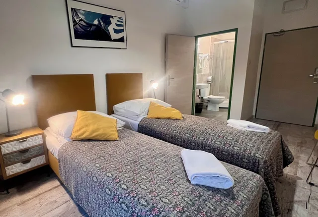 غرفة ديلوكس بسريرين منفصلين، Oki Doki Old Town Hostel 3/7