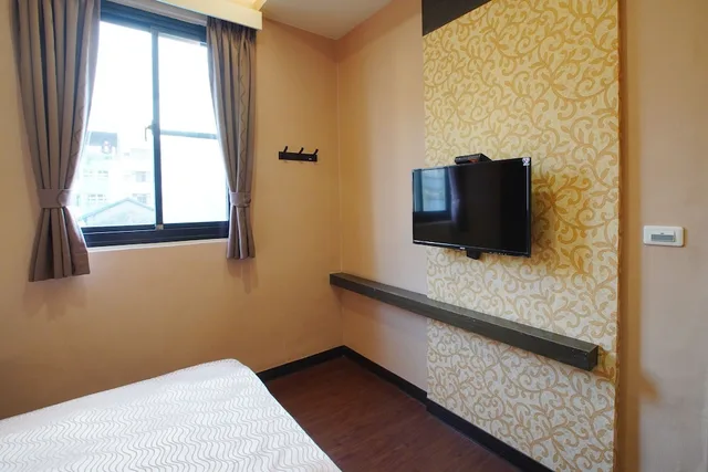 Business, Double Bed, Happy 6/9