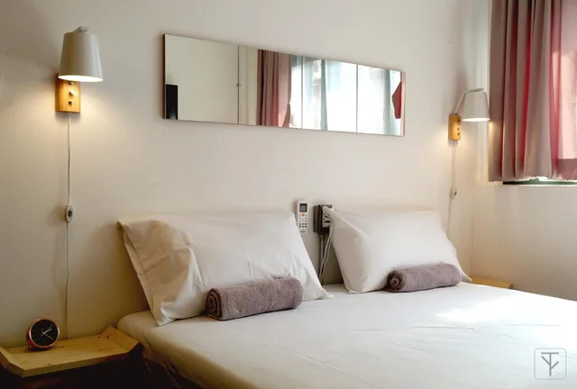 غرفة ديلوكس بسرير مزدوج، T-Boutique Hostel - Hua Lamphong 1/2