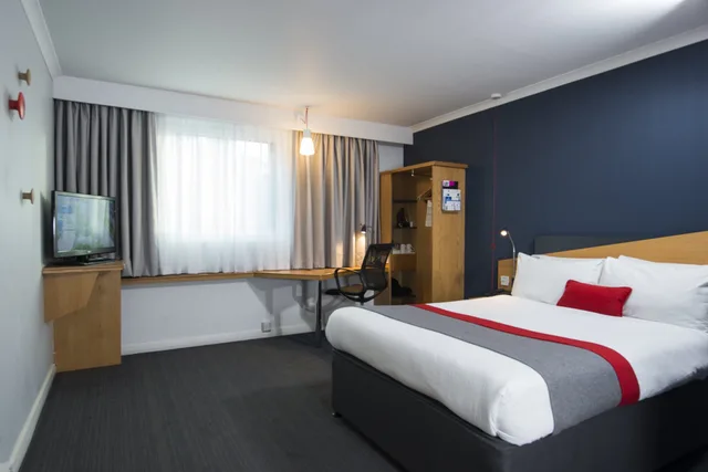 غرفة قياسية بسرير مزدوج لذوي الإعاقة، Holiday Inn Express Manchester - Salford Quays 2/4
