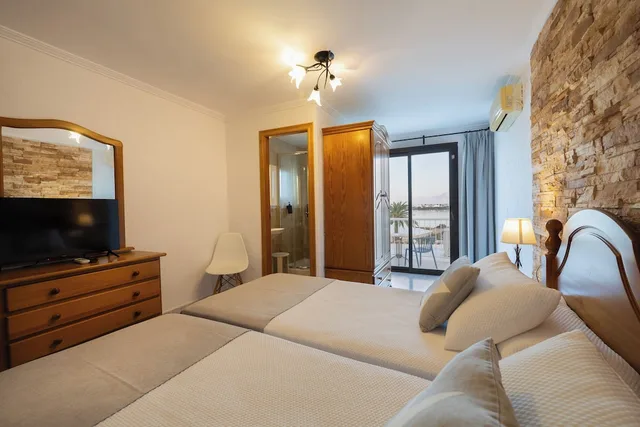 غرفة قياسية بسرير مزدوج بإطلالة على البحر بشرفة، Lago Dorado Hotel 3/5