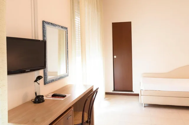 غرفة أساسية ثلاثية بسرير مزدوج وسرير فردي، Hotel Metropol 7/7