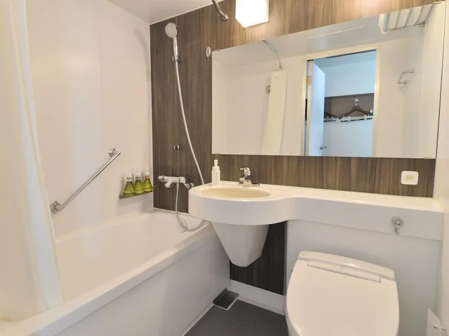 غرفة يابانية عائلية بفراش فوتون وثلاثة أسرّة، Hakodate Kokusai Hotel 2/2