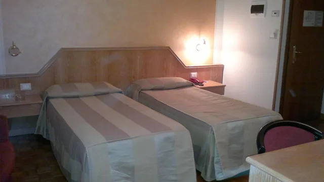 غرفة بسريرين منفصلين، Hotel Riviera 6/7
