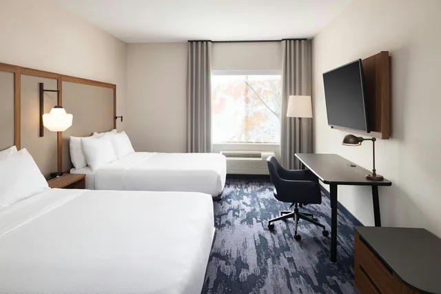 غرفة، Fairfield Inn & Suites West Kelowna 1/1