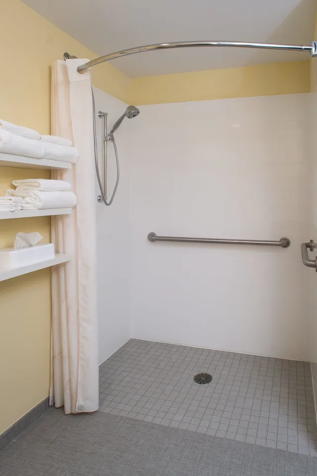 غرفة قياسية بسريرين كوين لذوي الإعاقة، Best Western Plus North Shore Hotel 7/7