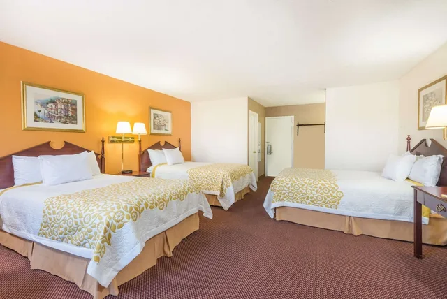 غرفة بسريرين مزدوجين، Days Inn By Wyndham Amherst 3/6