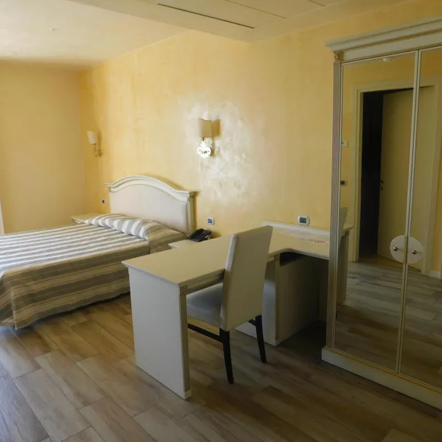 غرفة رباعية بشرفة، Palace Hotel la Conchiglia D Oro 6/10