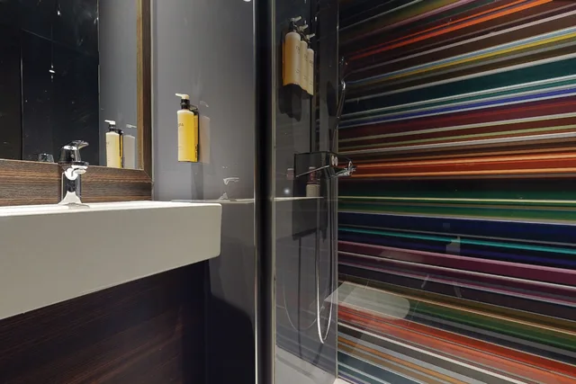 غرفة بسريرين مزدوجين، Village Urban Resort Coventry 2/2