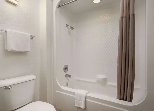غرفة قياسية بسريرين مزدوجين، Motel6 Buena Park, CA - Knotts Berry Farm - Disneyland 7/10