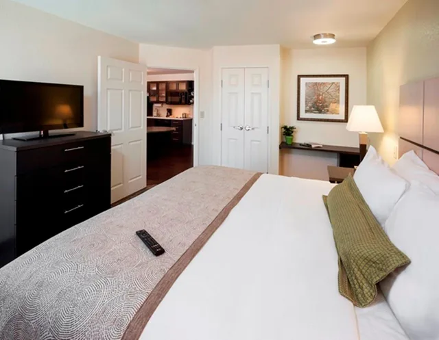 جناح بغرفة نوم واحدة لذوي الإعاقة، Candlewood Suites Morgantown Univ West Virginia 2/7