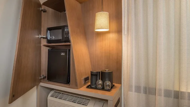 غرفة بسرير كوين وسرير كوين لذوي الإعاقة، Courtyard By Marriott Lagrange 1/2