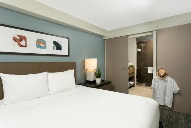 Room, King Bed, Bay View, Den, Accessible، Hyatt House San Juan 4/6