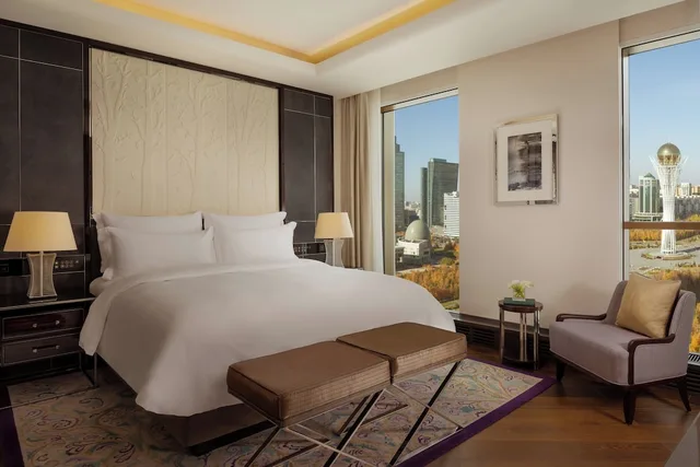 غرفة غراند بسرير كينج بإطلالة على المدينة، THE RITZ-CARLTON ASTANA 2/4