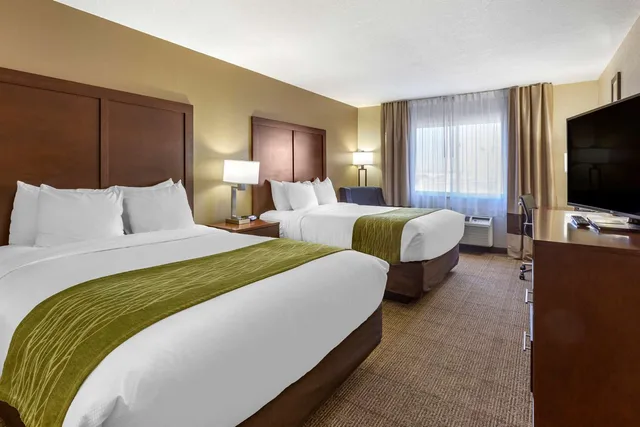 Room, 2 Queen Beds, Accessible, Comfort Inn & Suites Alameda At Albuquerque Balloon Fiesta Park 3/5