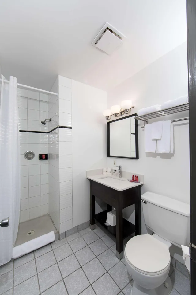 غرفة بسرير كوين، SureStay Hotel by Best Western Castlegar 3/4