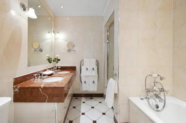 غرفة ديلوكس بسرير مزدوج، RITZ LONDON 2/2