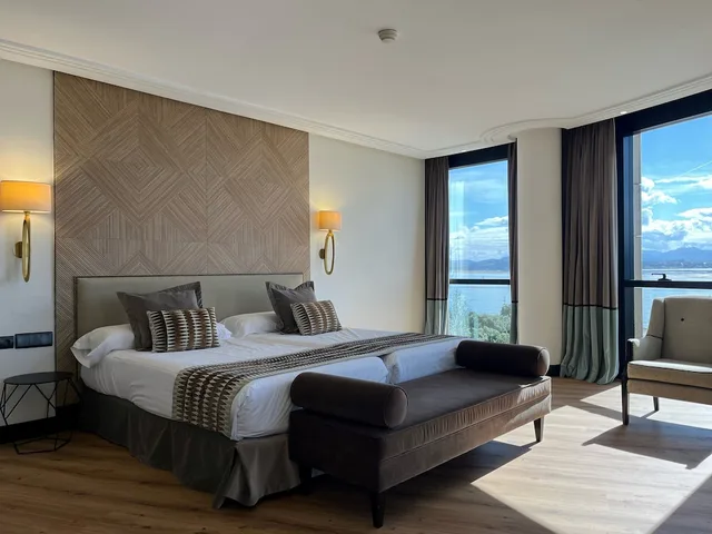 جناح جونيور بسرير كينج بإطلالة على البحر، Hotel Bahia 2/5