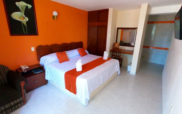 غرفة تنفيذية، Uxulkah Hotel 2/4