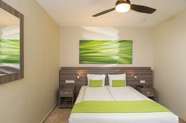 جناح بسرير كينج وسرير كوين بإطلالة على البحر بغرفتي نوم، Lions Dive Beach Resort Curacao 7/10