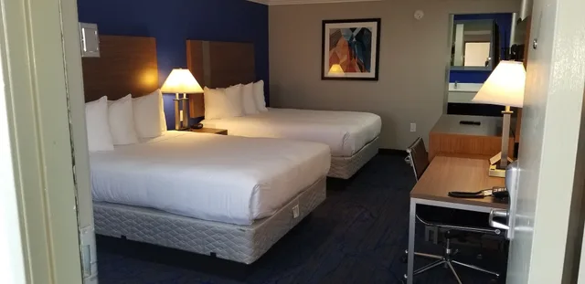 غرفة بسريرين كوين، Quality Inn And Suites Vacaville, CA 3/4