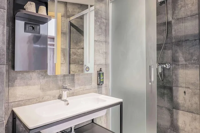 غرفة قياسية بسريرين منفصلين، B&B HOTEL Prato City Center 6/7