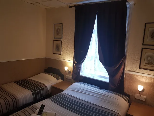 غرفة ثلاثية، Grange House Hotel 5/10