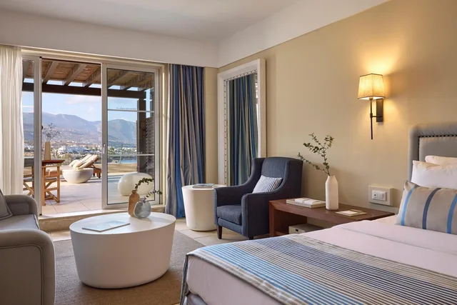 غرفة سوبيريور بسرير مزدوج بإطلالة على البحر، Aquila Elounda Village - Adults Only 2/4