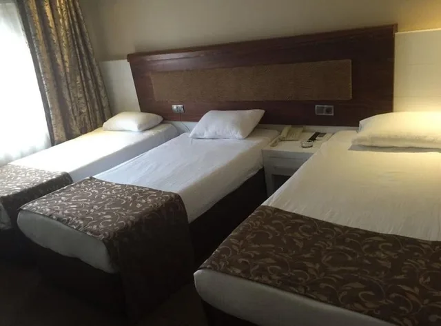 غرفة قياسية ثلاثية بثلاثة أسرّة، mostar hotel prestige 2/3