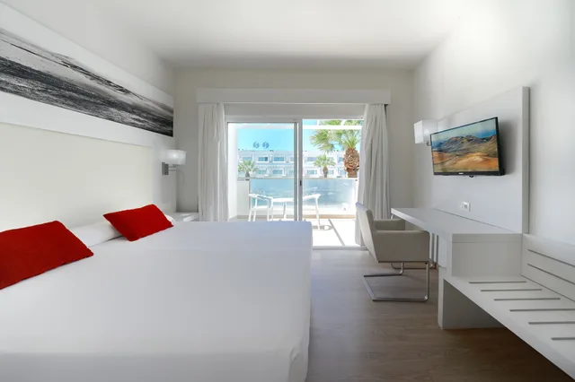 جناح جونيور بسرير كينج بشرفة مع أريكة، Aequora Lanzarote Suites 1/10