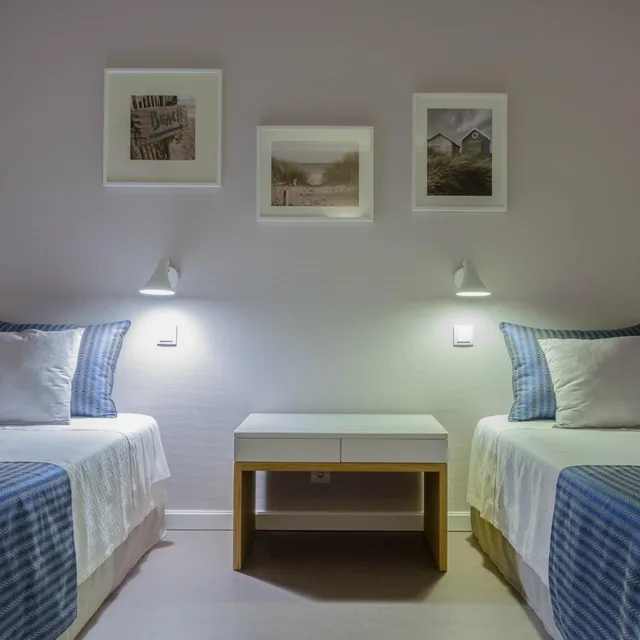 غرفة عائلية بإطلالة على البحر بشرفة، Hotel Arribas 5/8