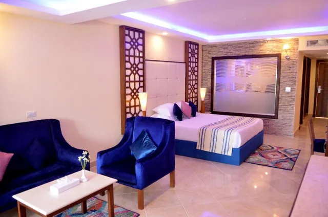 Gold, Single، Edge Rotana Sea Beach 6/8