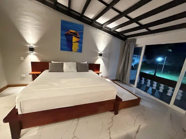 Deluxe, Triple, King Bed, Murphy Bed, Hotel Tesoro Beach 1/8