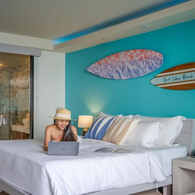 غرفة ديلوكس بسرير كينج بإطلالة على البحر، Zenmaya Oceanfront Phuket, Trademark Collection by Wyndham 3/10