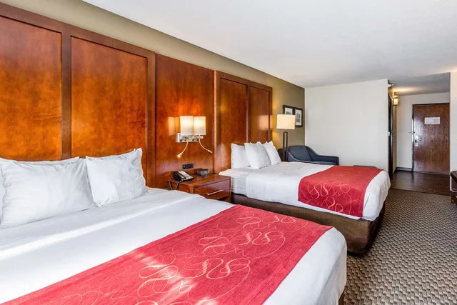 غرفة بسريرين كوين لذوي الإعاقة، Comfort Suites Escanaba West 1/4