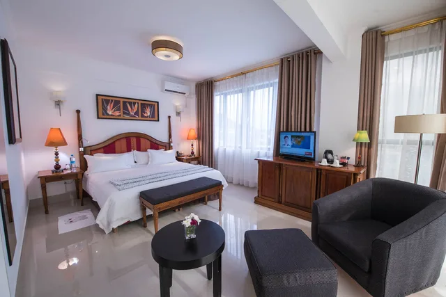 Superior Room, Palms Hotel 2/2