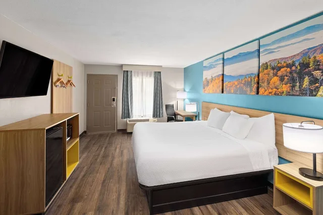 غرفة قياسية بسرير كينج للمدخنين لذوي الإعاقة، Days Inn By Wyndham Clarksville North 1/4
