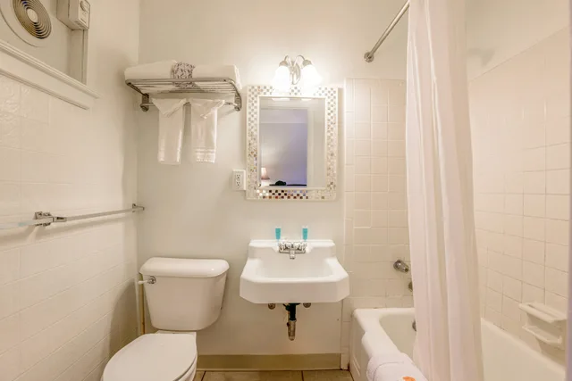 غرفة بسريرين مزدوجين لغير المدخنين، Cadiz Motel by OYO on route 250 8/8