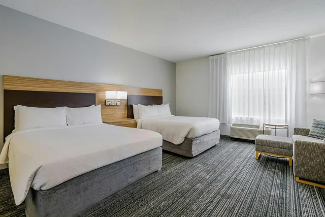جناح بسريرين كوين بشرفة بغرفة نوم واحدة مع أريكة، Towneplace Suites By Marriott Boynton Beach 2/7