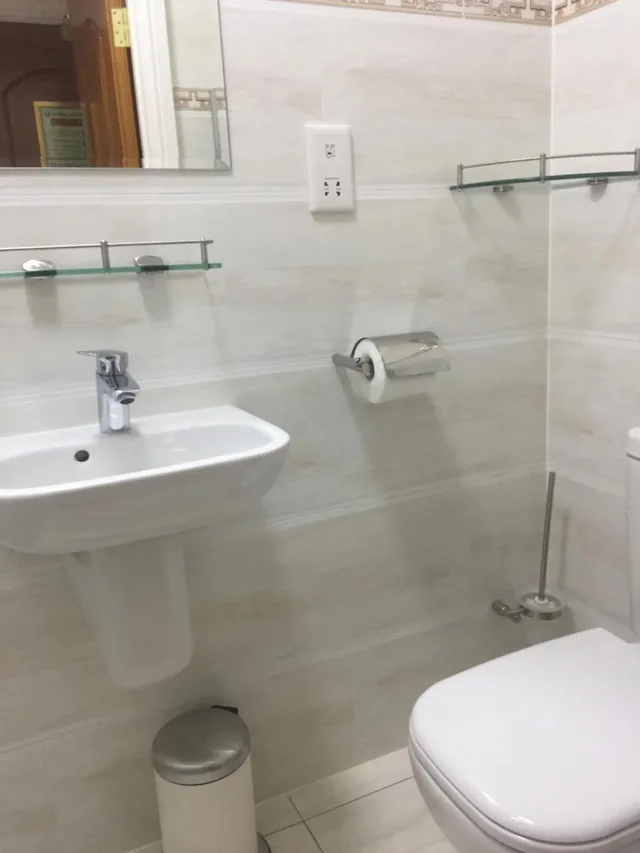 غرفة رباعية، White House Hotel London 6/10