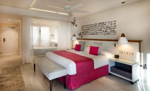 Swim Up, Romance, Deluxe, Double Bed، Catalonia Royal La Romana Adults Only All Inclusive 1/3