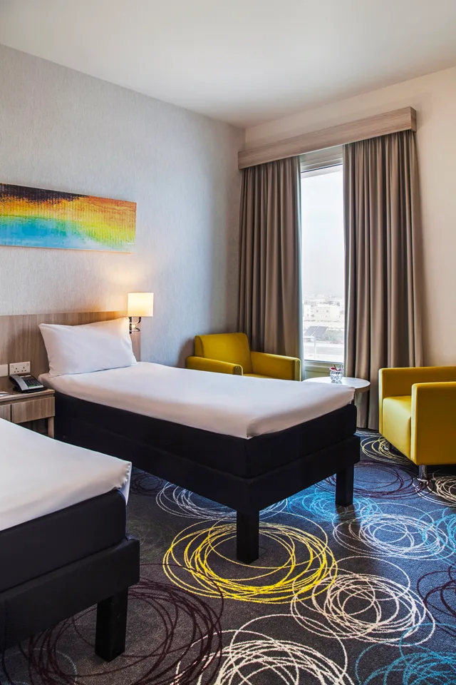 غرفة قياسية بسرير مزدوج أو سريرين منفصلين، Ibis Styles Dragon Mart Dubai 2/2