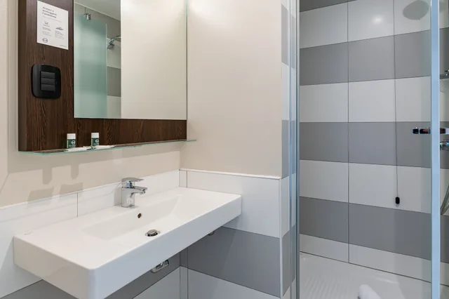 غرفة قياسية بسريرين منفصلين، B&B Hotel Cremona 8/10
