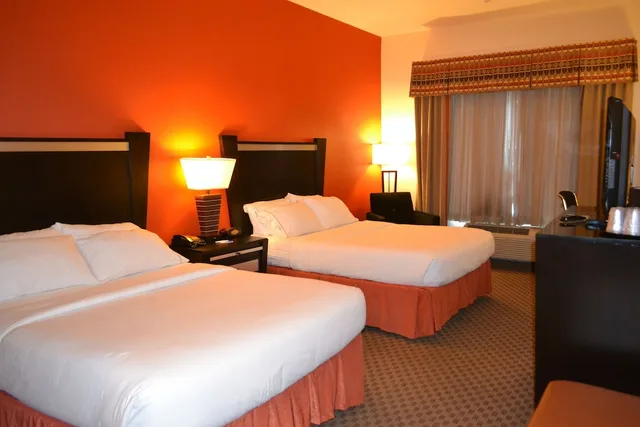 غرفة قياسية بسريرين كوين، Holiday Inn Express Hotel And Suites Odessa 3/5